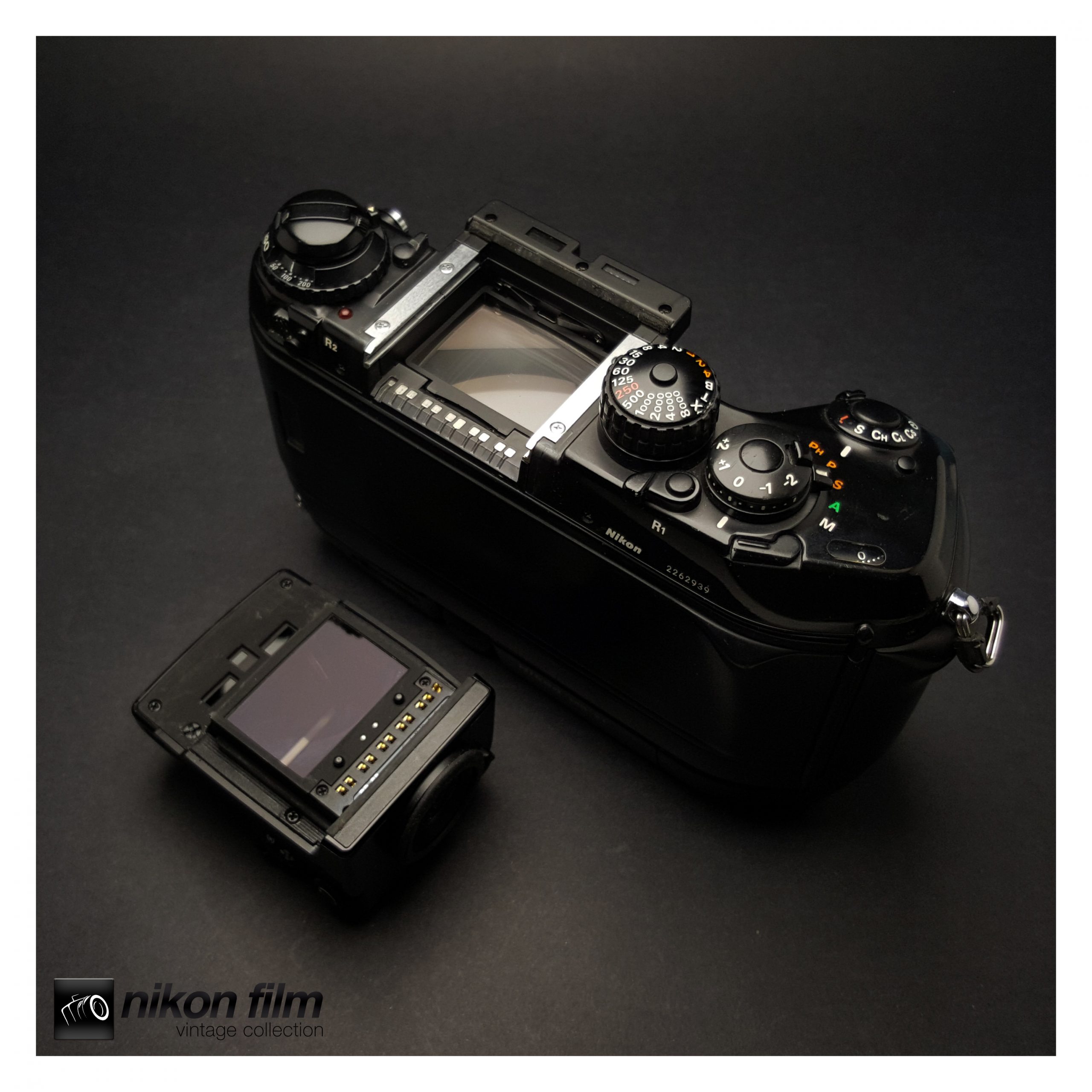 Nikon F4S (MB-21) - Boxed -