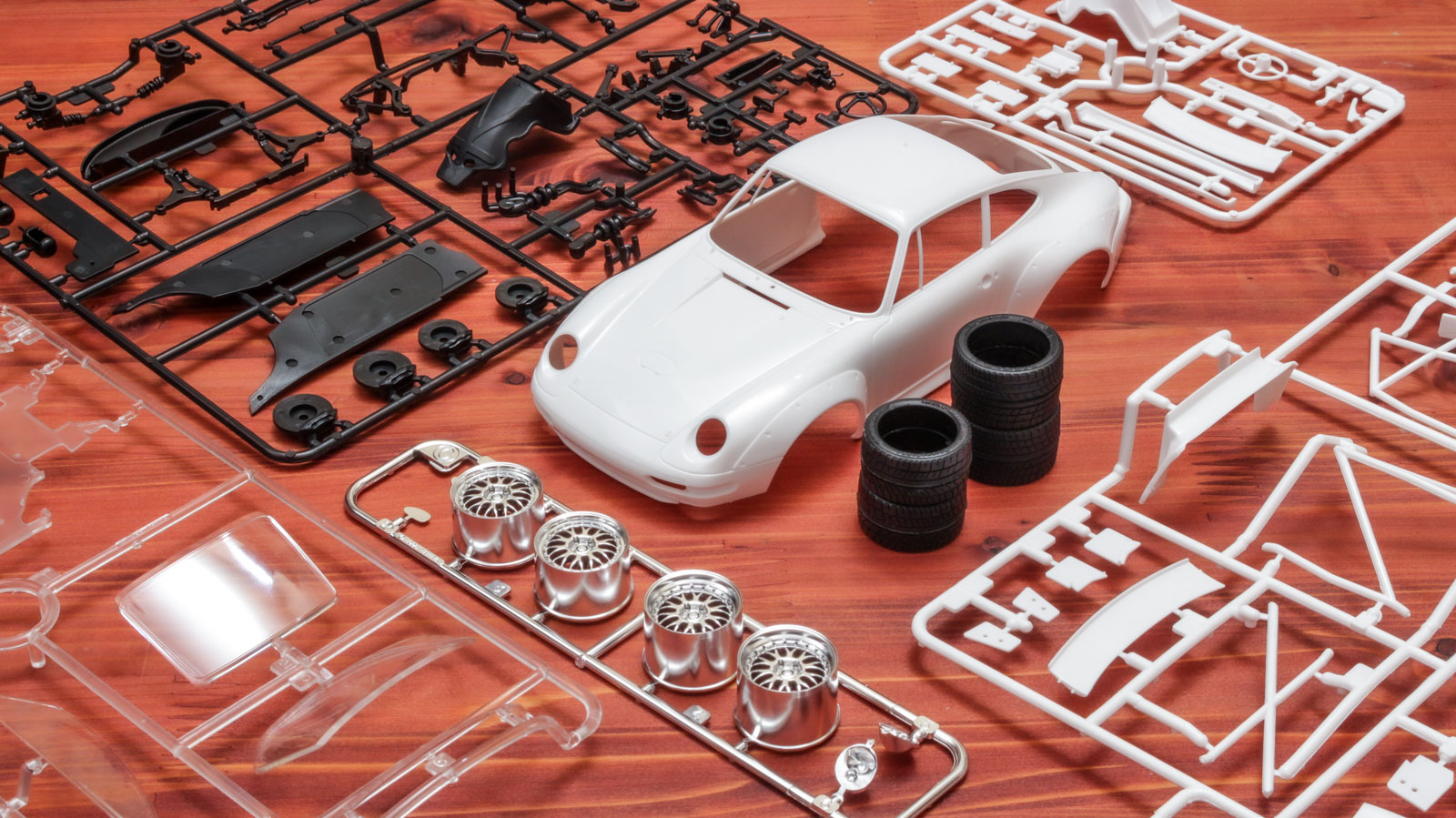 チグハグな色のハンドルとシートに教わるプラモデルのおもしろさ