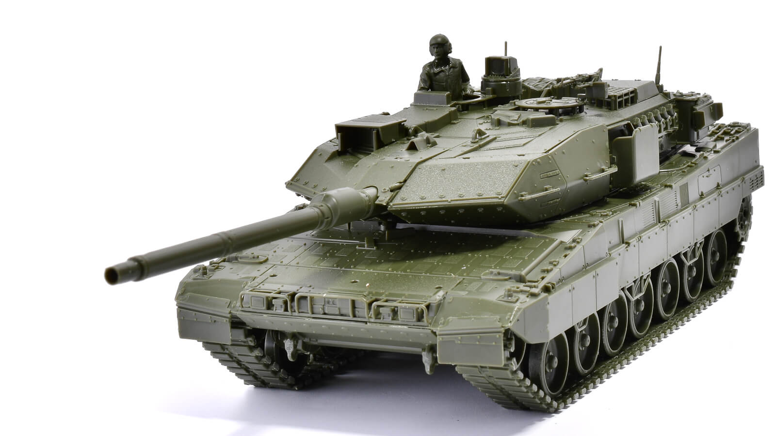 花金だ！仕事帰りに買うプラモ。タミヤで味わう「組み易い戦車模型」の