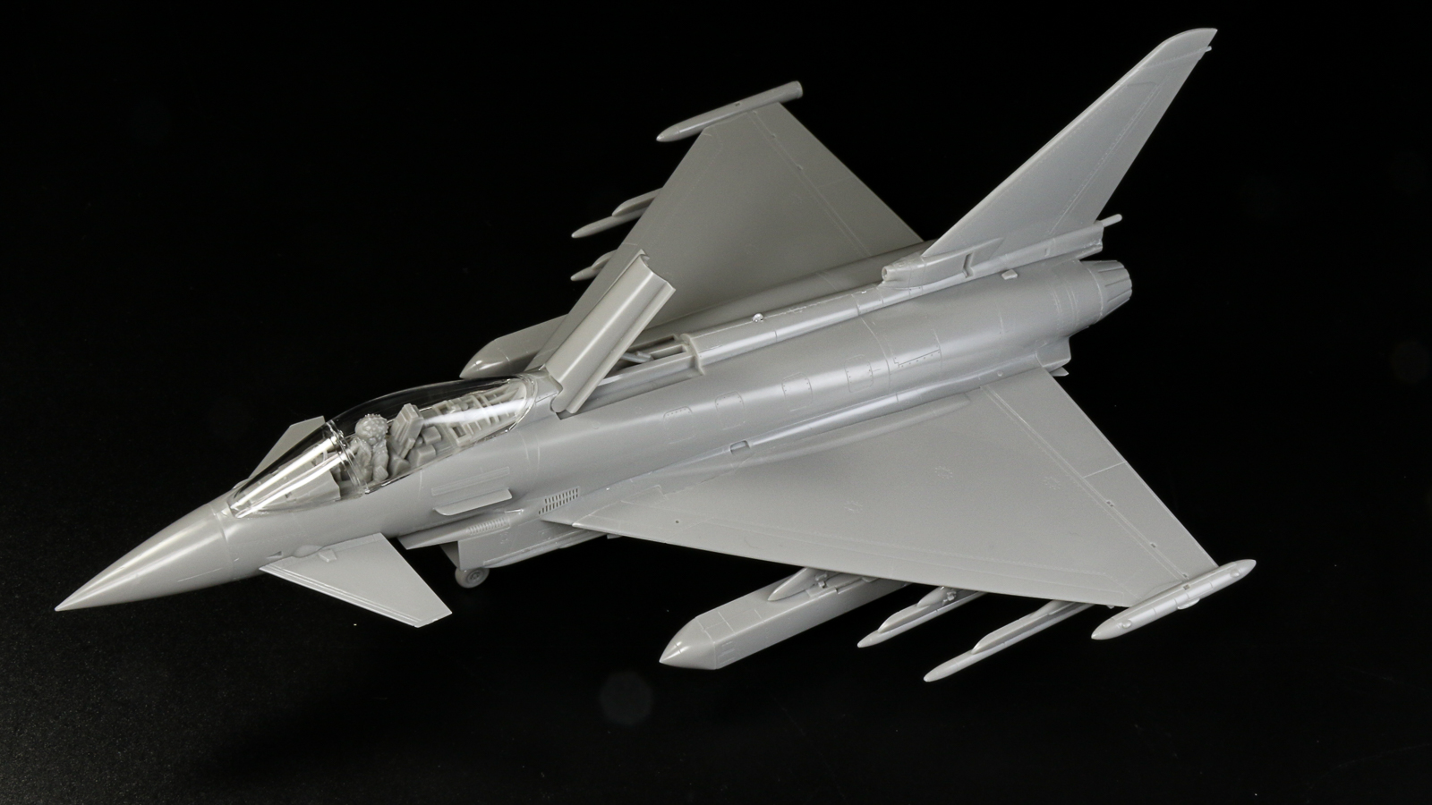 ハセガワ1/72飛行機模型ピックアップ! ゴージャスオプション満載プラモ