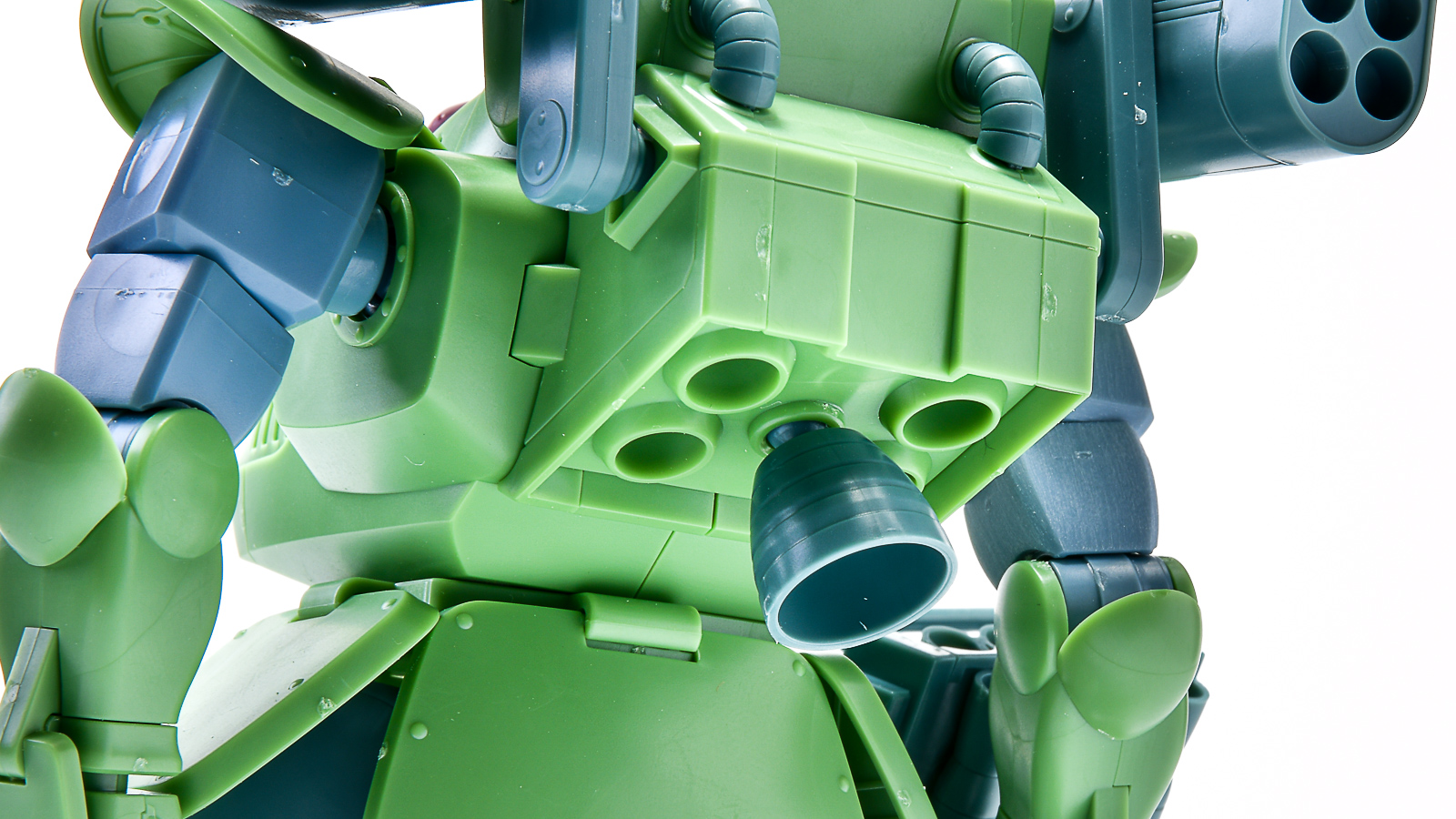 ムキムキの宇宙戦仕様ATプラモで、ボトムズメカの魅力を味わう