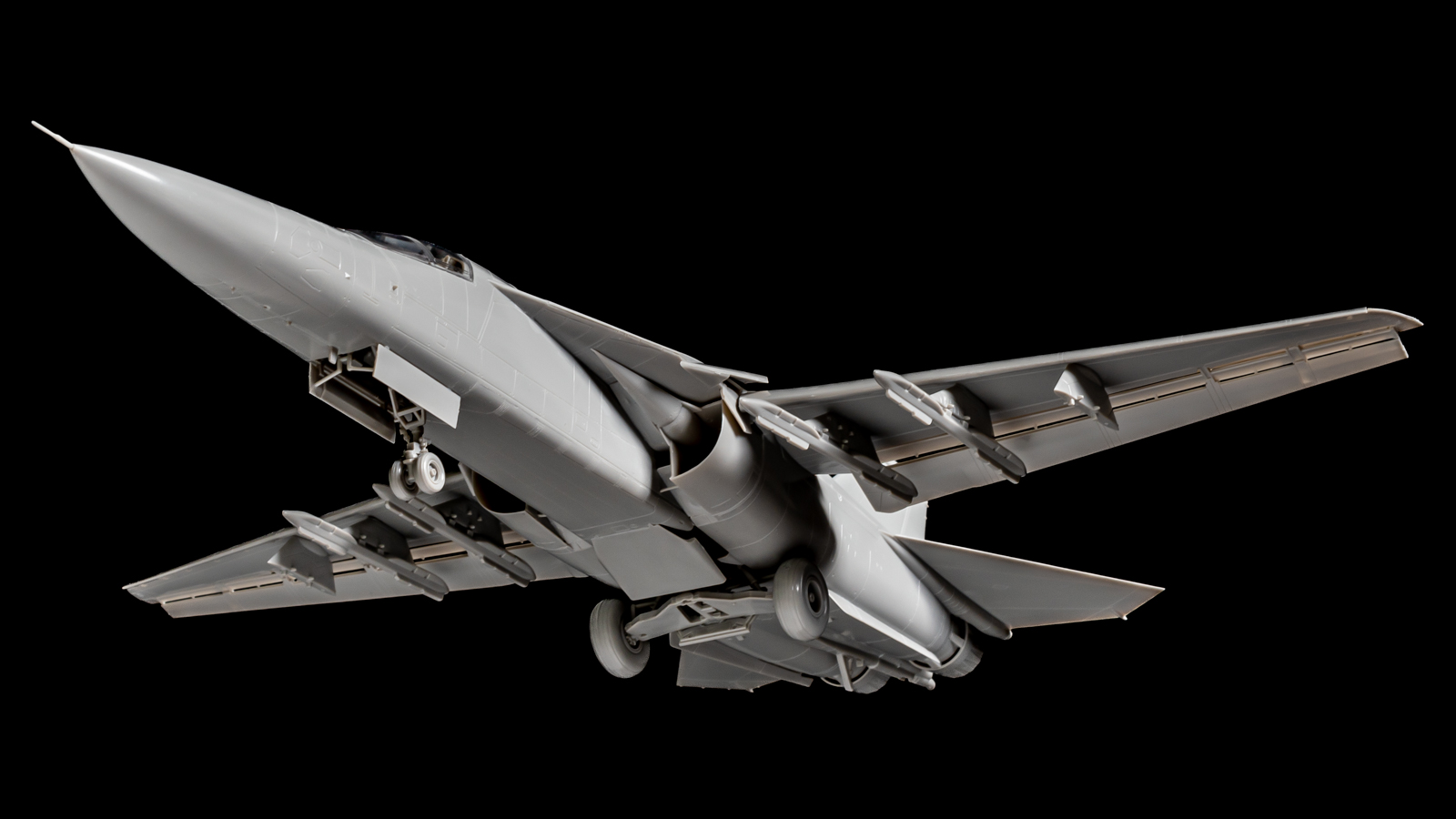 傑作プラモ」は組んで初めて実証される／祝再販、ハセガワのF-111A