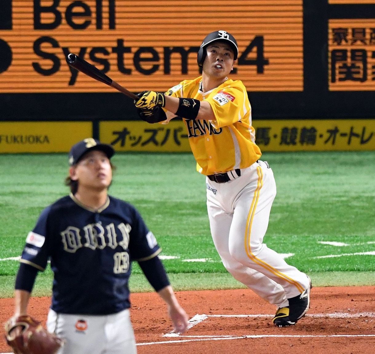 ソフトバンク・近藤健介、衝撃の捕手再挑戦？！ 前夜登板の守護神候補