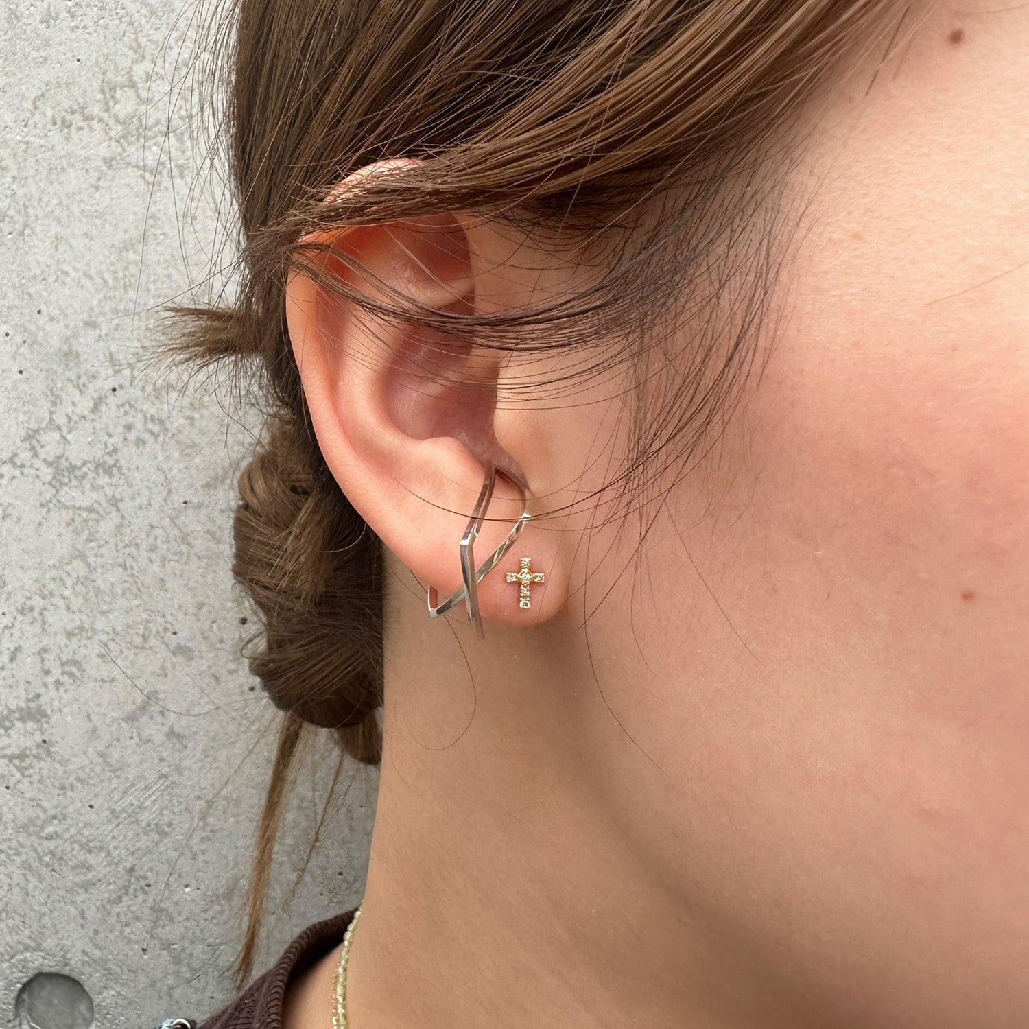 Tiny Motif】K10ダイヤモンドクロスピアス（0.02ct）｜ピアス