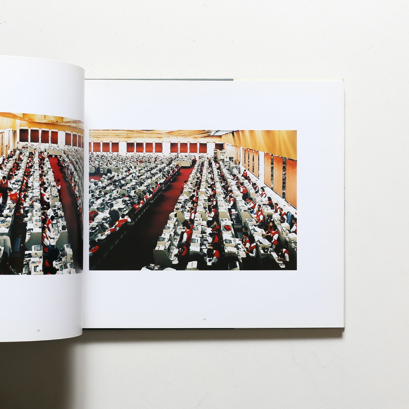 Andreas Gursky: Photographs from 1984 to the Present
