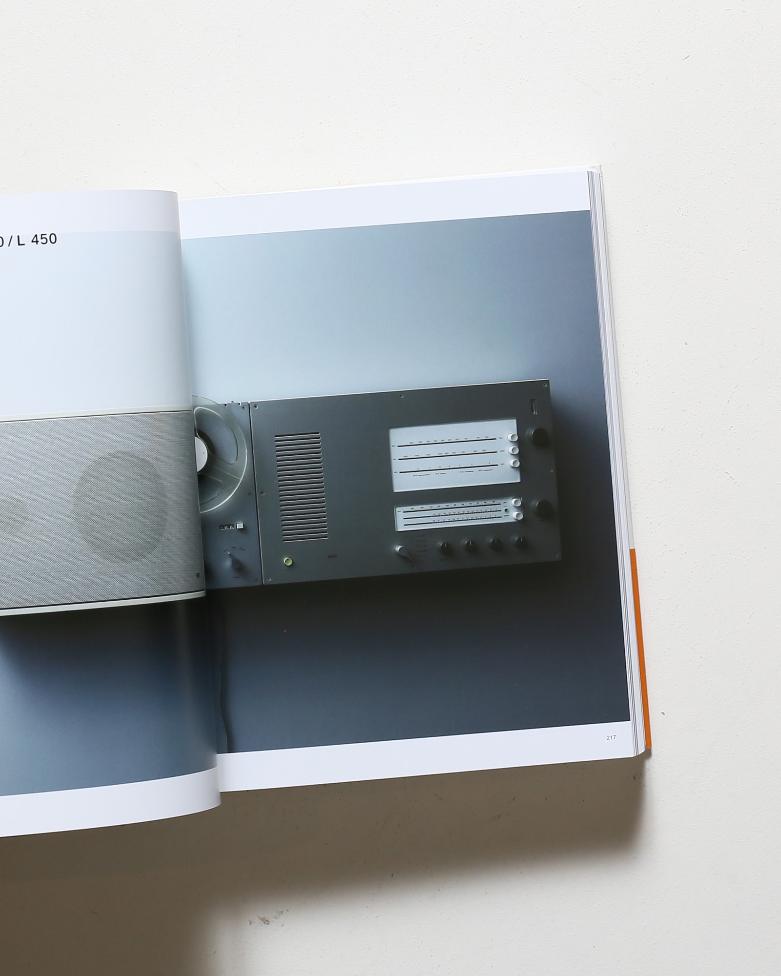 Less and More: The Design Ethos of Dieter Rams ハードカバー版