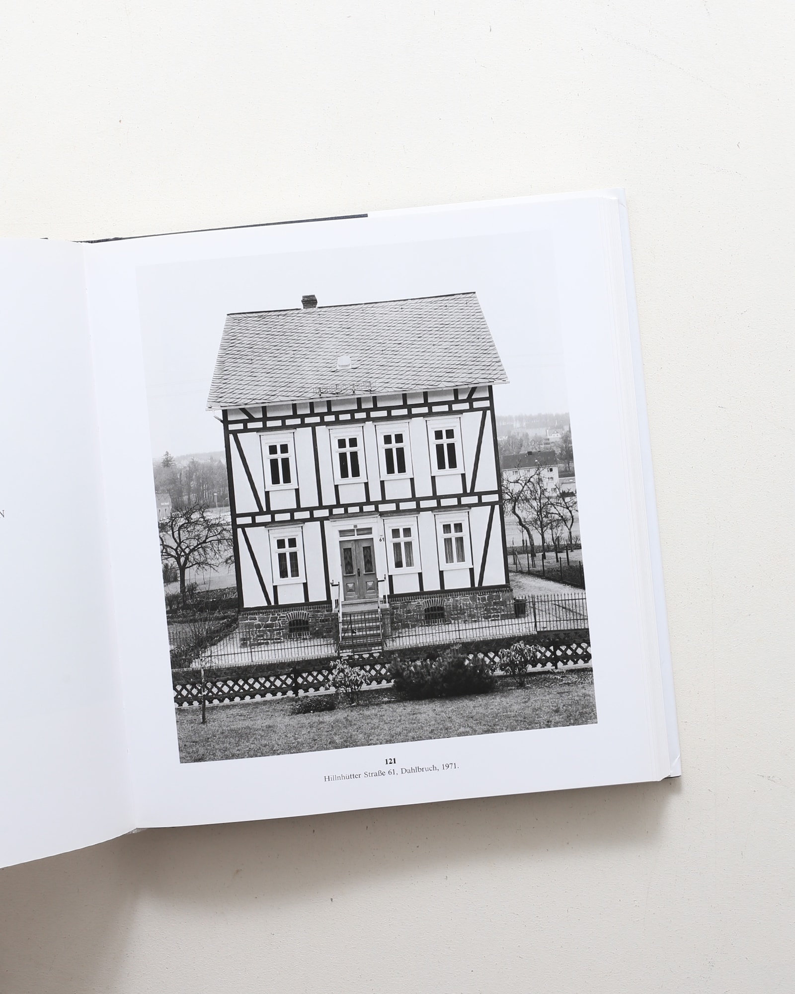 Framework Houses | Bernd Becher, Hilla Becher | nostos books