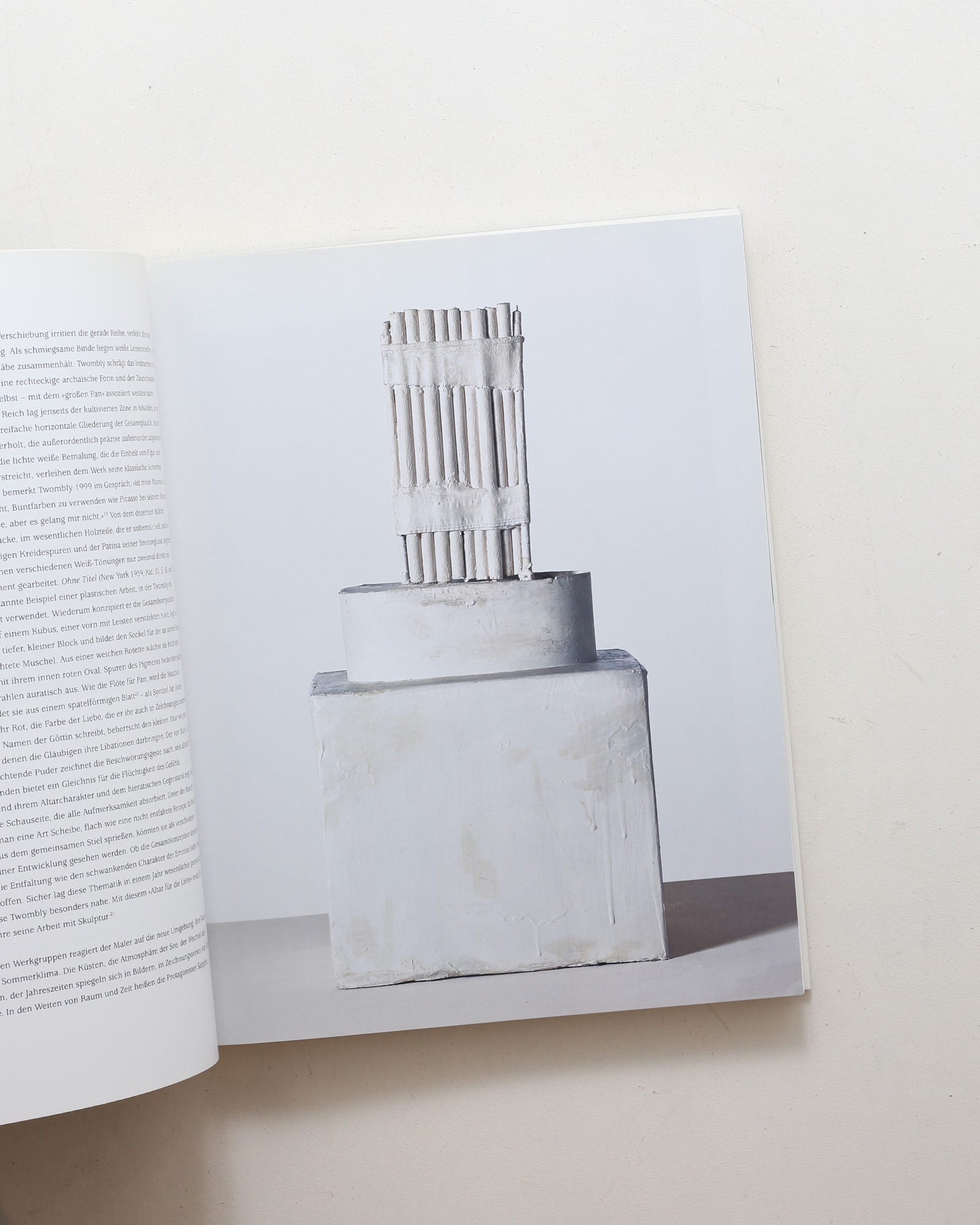 Cy Twombly: Die Skulptur the Sculpture | nostos books ノストスブックス