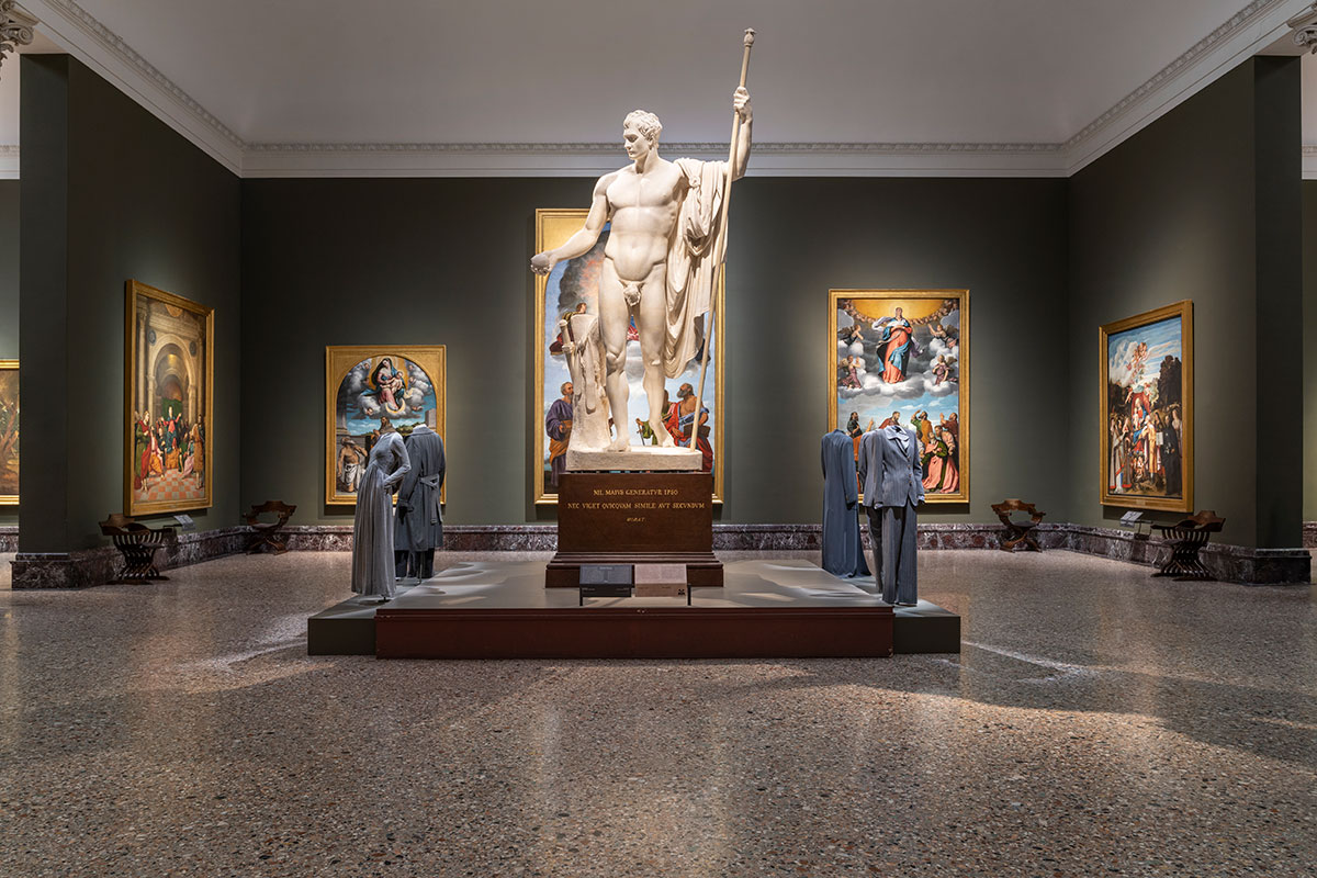 最後の展覧会、自邸公開……ミラノが讃えたアルマーニが教えてくれたこと