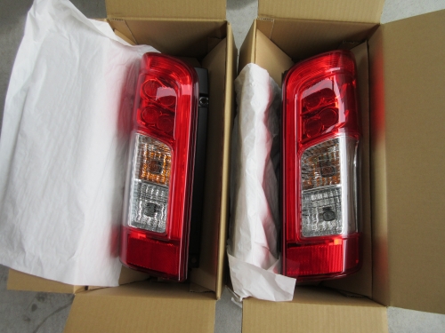 新型NV350キャラバン 純正LEDテールランプ 流用移植 マイナーチェンジ