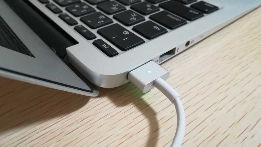 MacBook Air（11インチ、2012）の電源ケーブル交換｜OAR STYLE