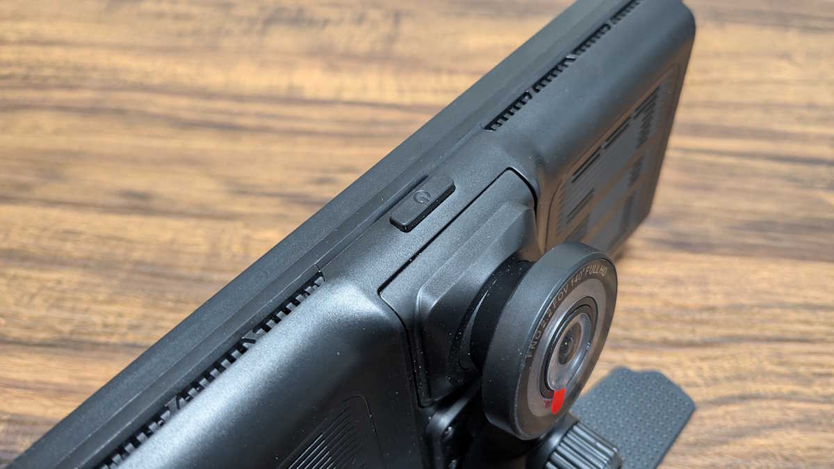 Spedalの工事不要で取り付けられるドライブレコーダー兼カーオーディオ