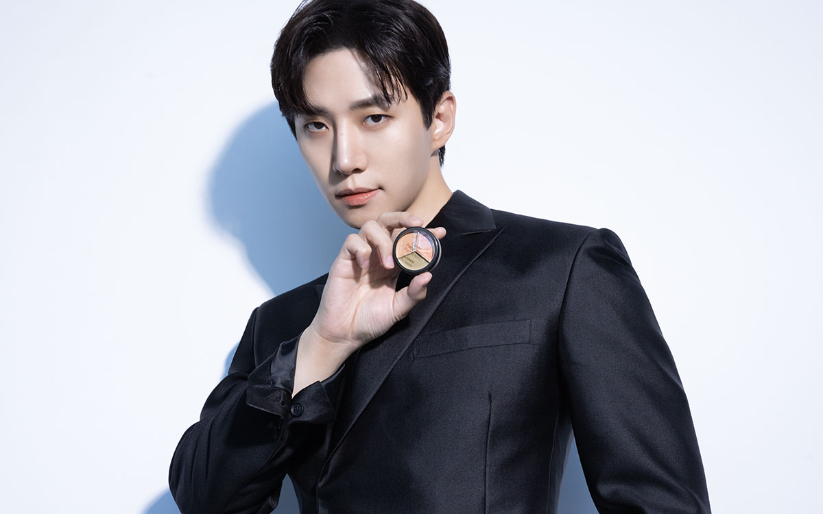 イ・ジュノさんのフォトパネルと写真が撮れるフォトスポットも。THE