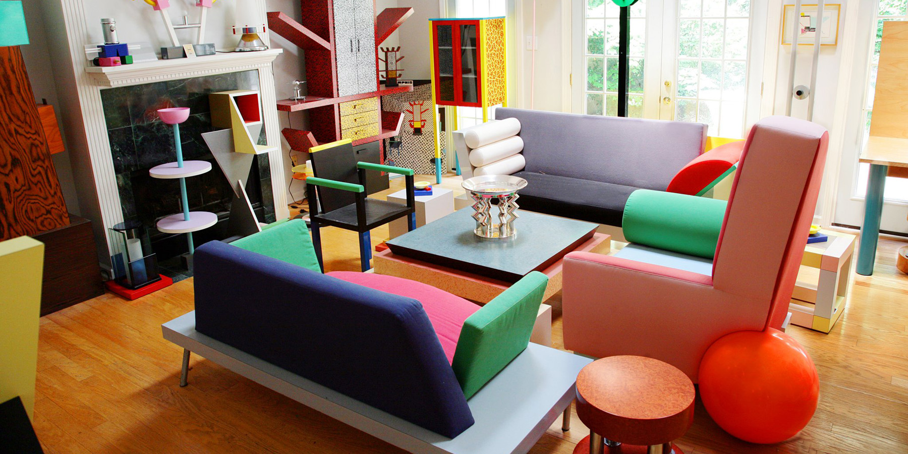 ポストモダンを象徴するデザイン集団「Memphis(メンフィス)」とは