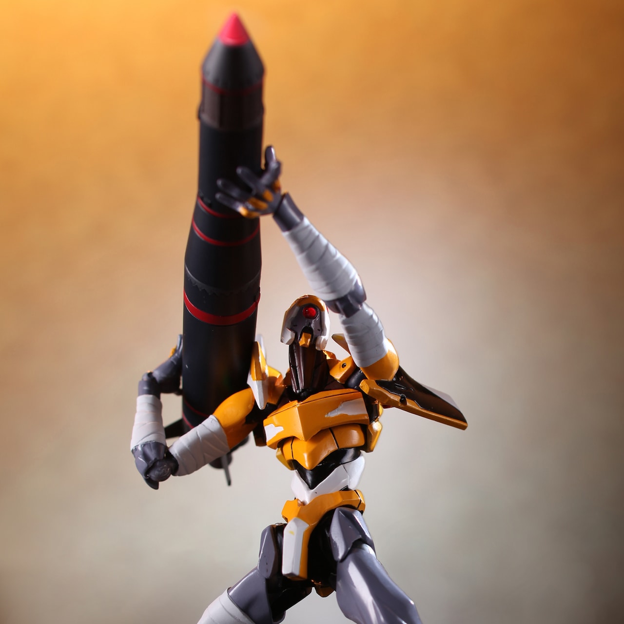 ミサイルを担げるエヴァンゲリオン零号機＆巨大な翼付き量産機の