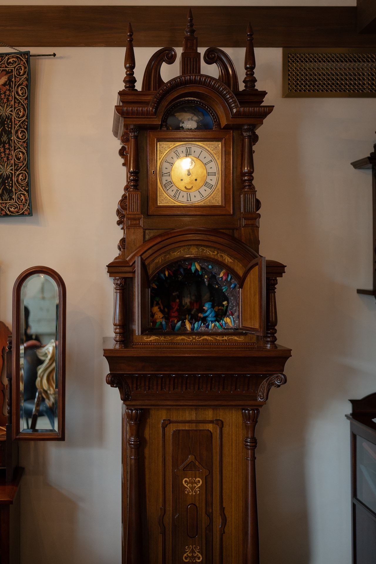 ジブリパークの新写真公開、「耳をすませば」地球屋内にバロンや古時計