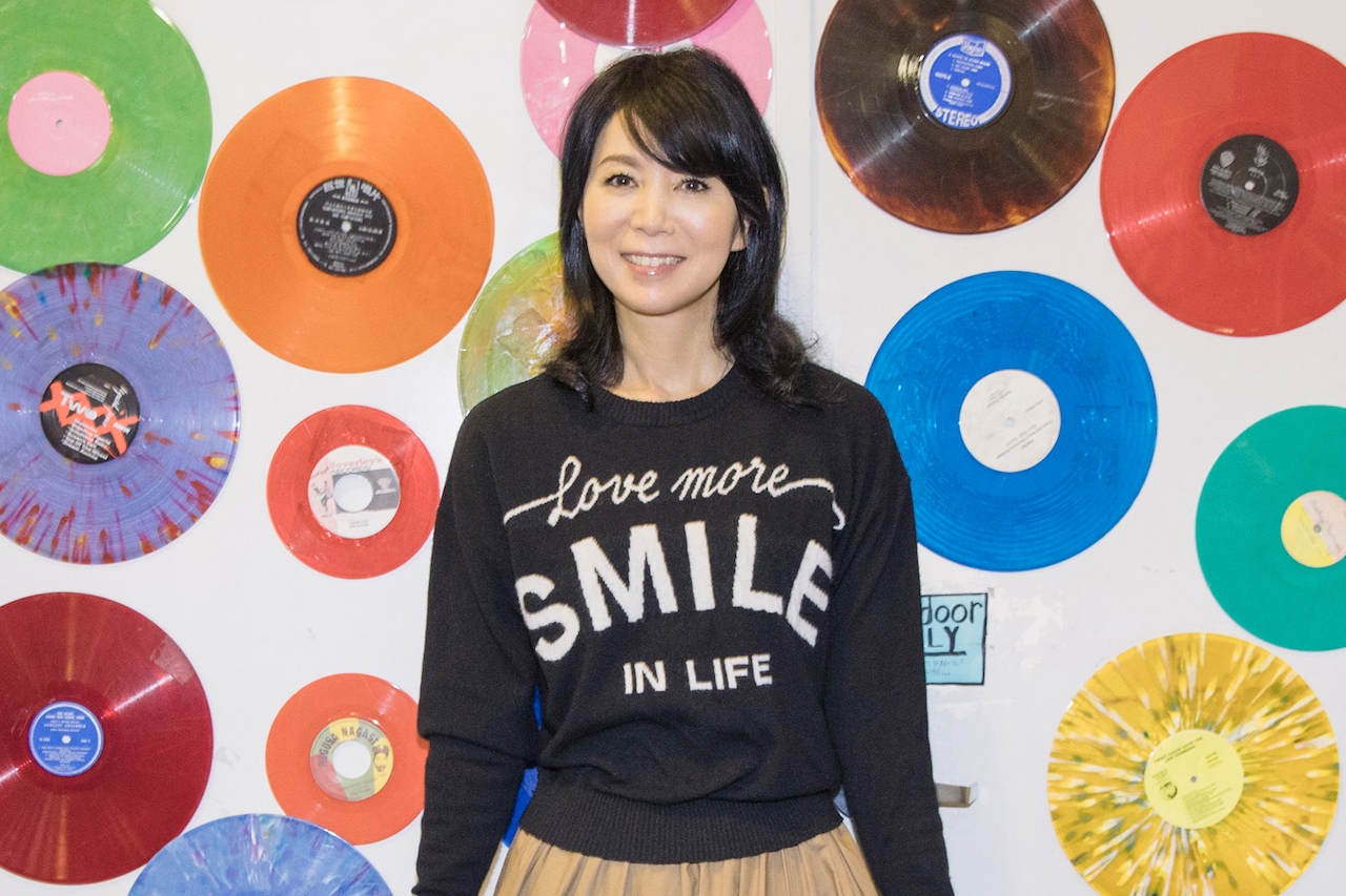 竹内まりや、セルフカバーや山下達郎デュエット収録した40周年記念