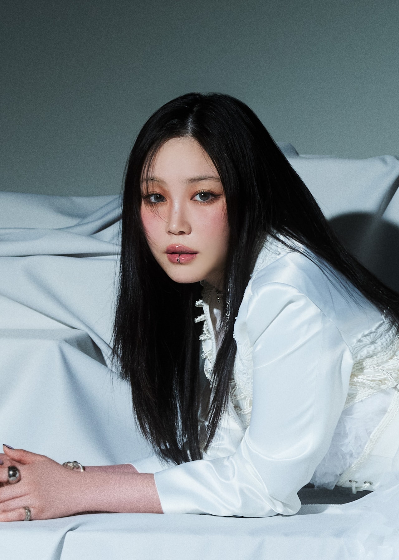 鷲尾伶菜が元(G)I-DLE・スジン迎えた楽曲「TOP NOTE」先行配信、ミニ