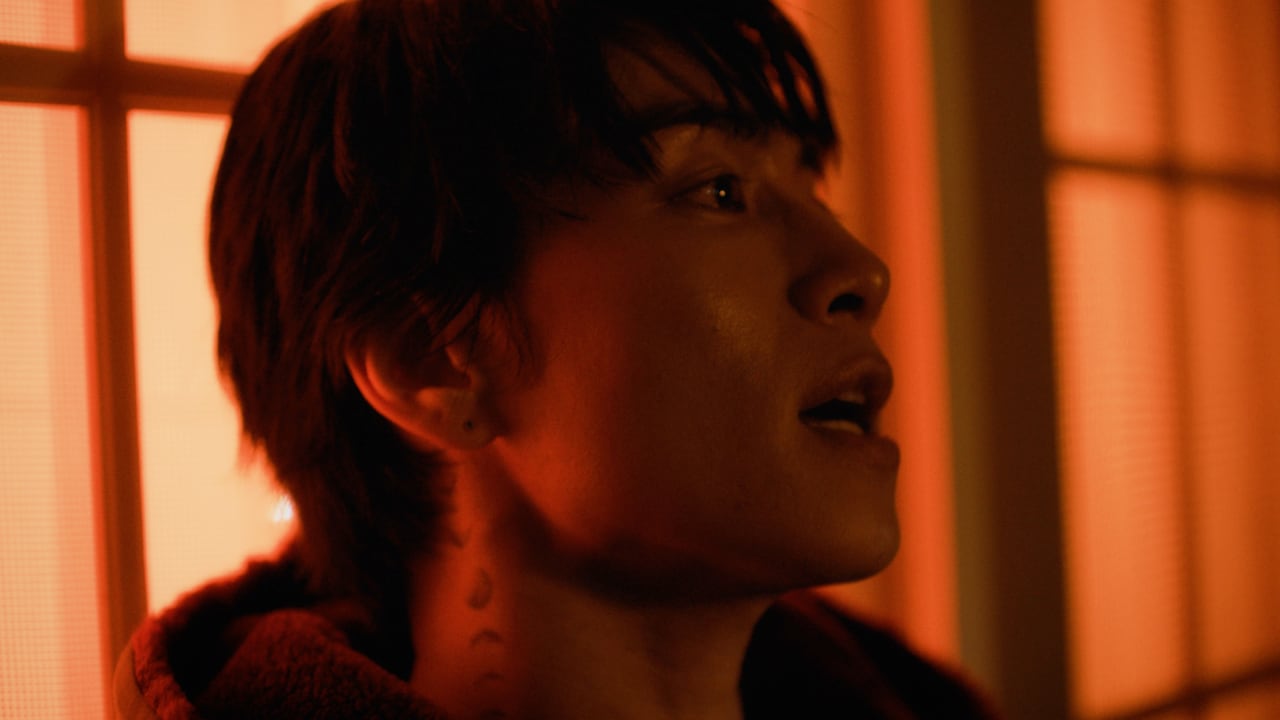 SIRUPが不思議な扉くぐり少年と出会う「今夜」ミュージックビデオ