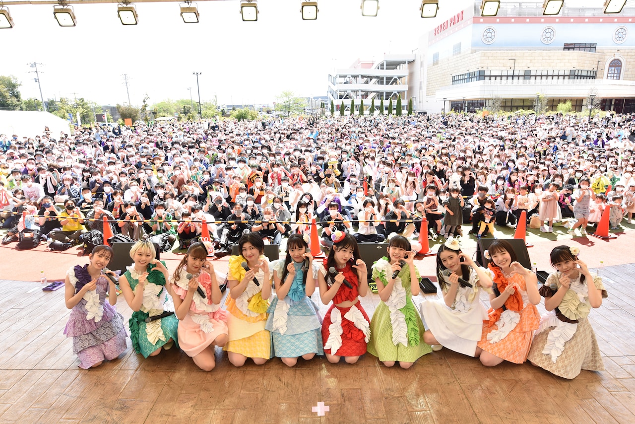 私立恵比寿中学、青空の下で3000人と“?”ポーズ「これぞエビ中！」な