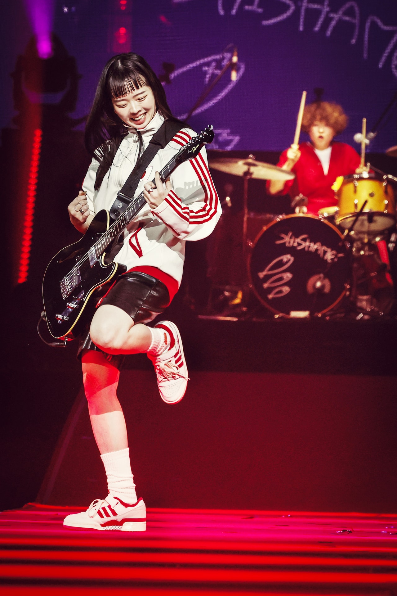 宮崎朝子（G, Vo）（写真提供：GOOD CREATORS RECORDS / UNIVERSAL