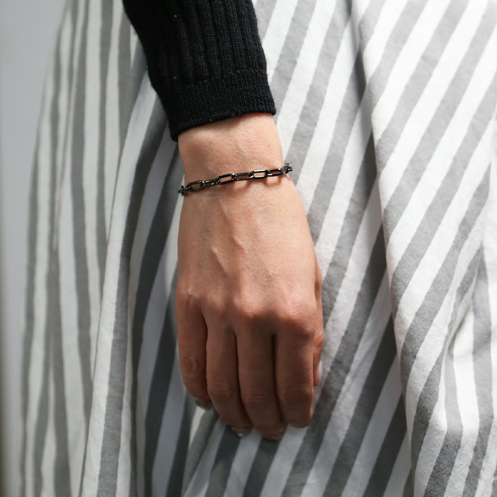 J-BR012-BK)安全ピン長アズキチェーンダイヤモンドブレスレットM