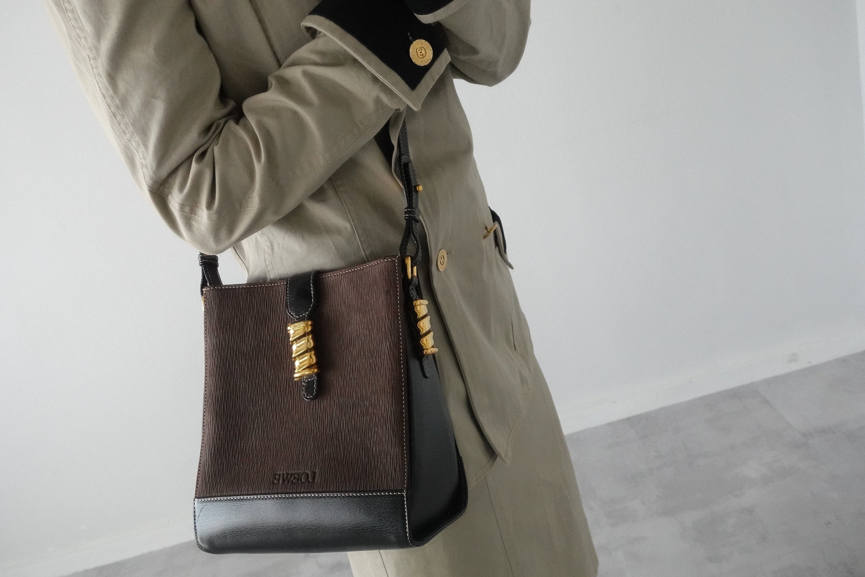 LOEWE ベラスケス ショルダーバッグ ヴィンテージ ツイスト