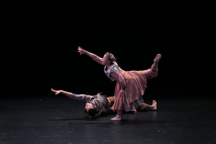 共演を重ねる山田うんと高橋悠治による「ストラヴィンスキープログラム