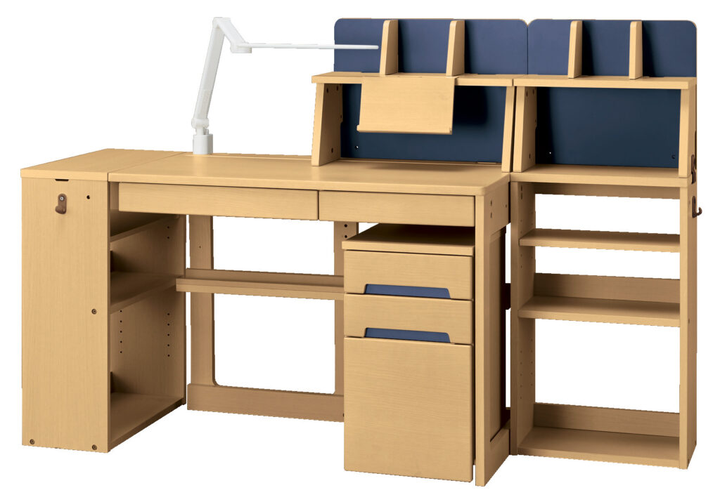 もうすぐ新年！ニトリの学習机・学習イス2024年モデルで、新入学の準備