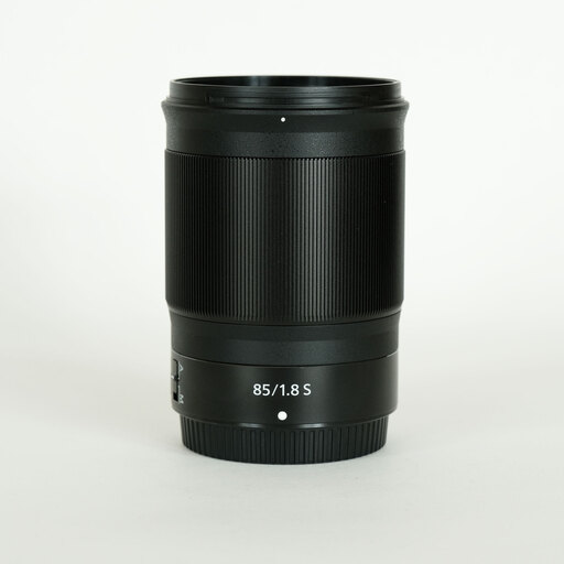 Nikon FE2を徹底解説。作例からおすすめレンズまで | ONE SCENE（ワン