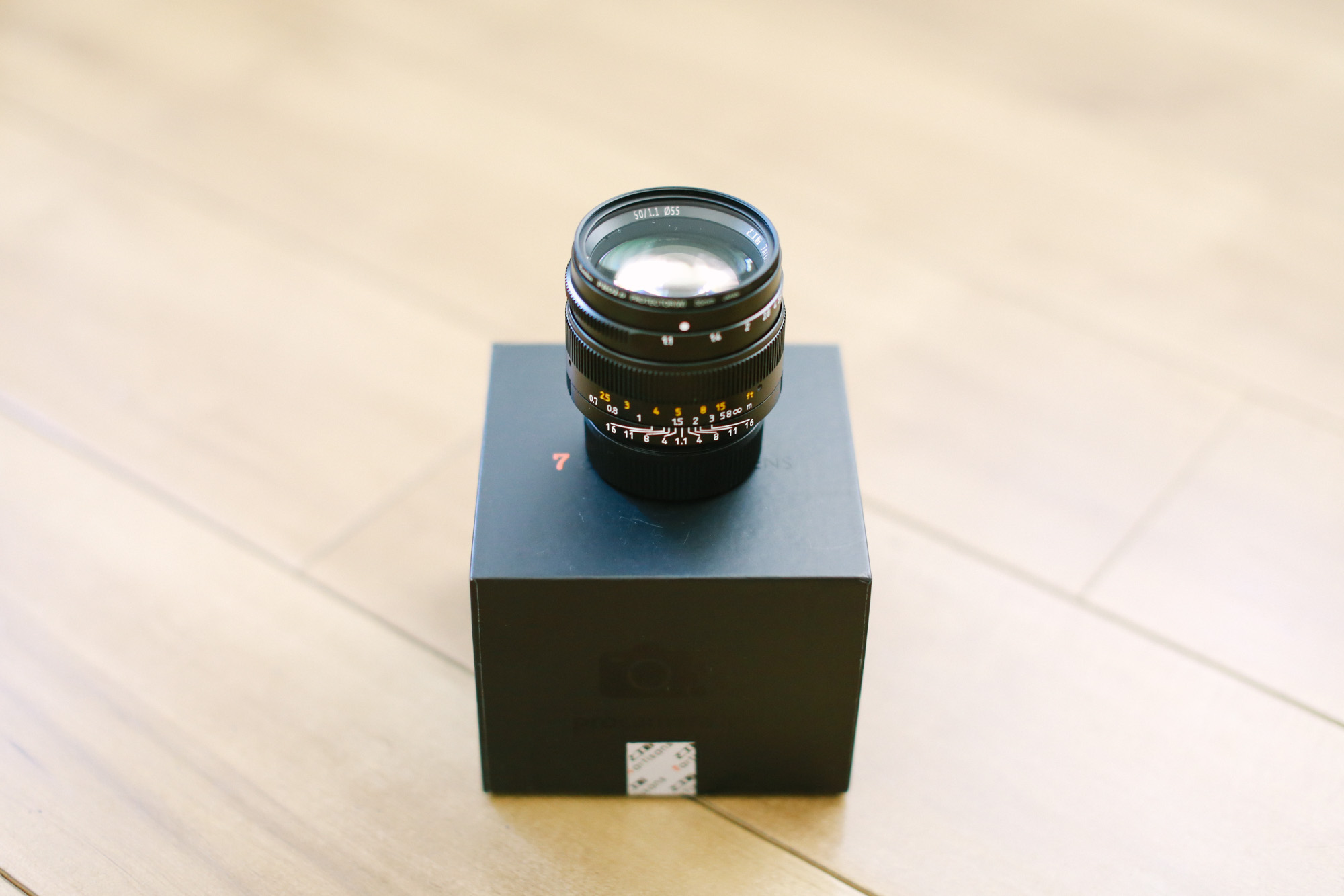 中国製 7Artisans（七工匠）50mm F1.1単焦点レンズを買いました