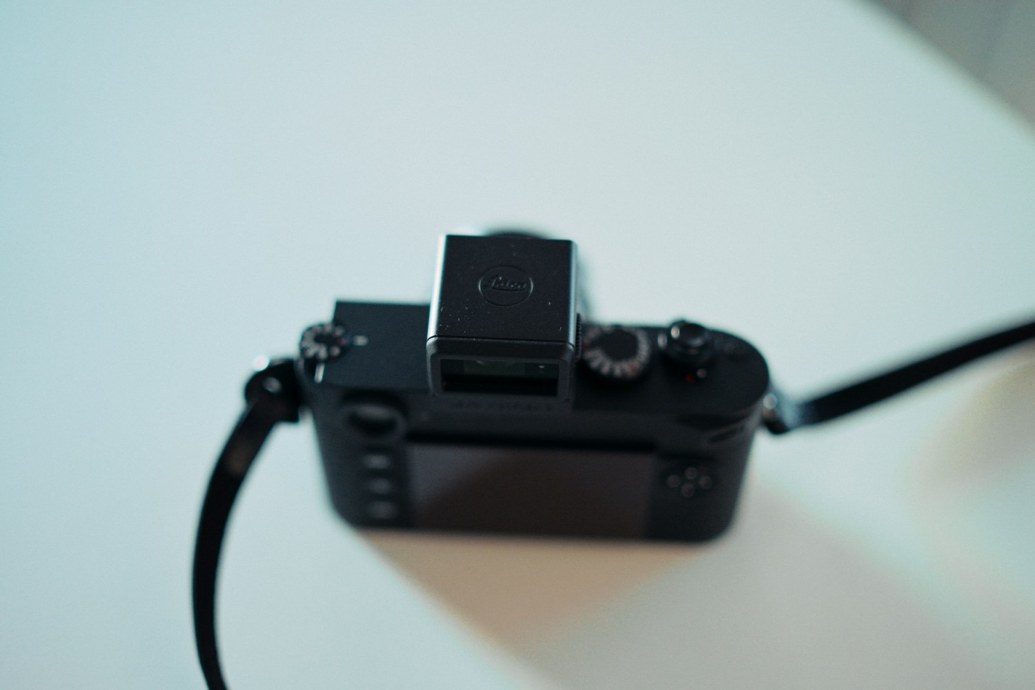 Leicaの外付けEVF「ビゾフレックス 2」を買ってみました！ – オニマガ