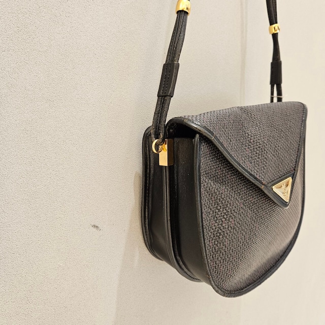 vintage YVES SAINT LAURENT(イヴ・サンローラン）ショルダーバッグ