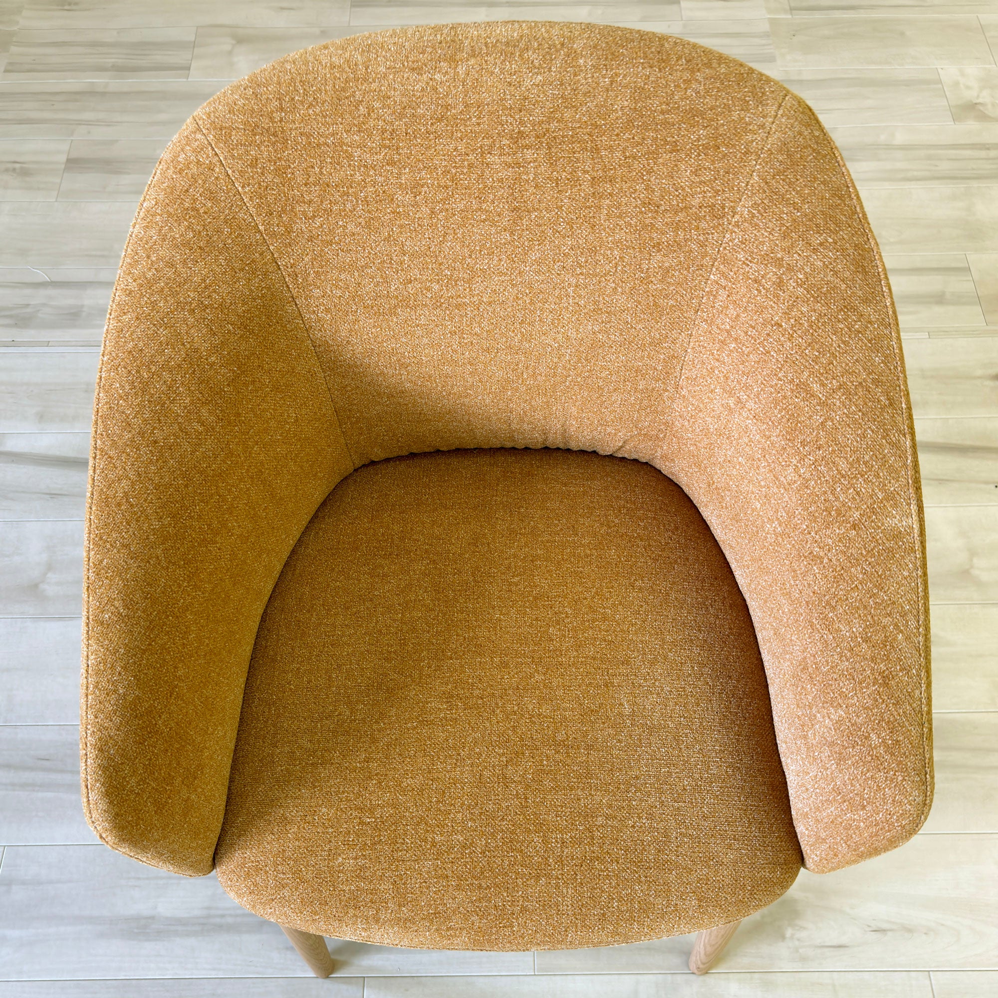 チェア】NINA – アルフレックスジャパン オンラインストア