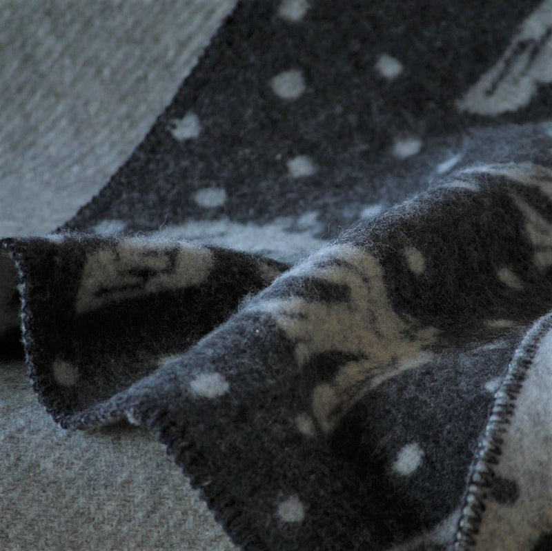 ウールブランケット birds in the snow｜クリッパン – イルムス