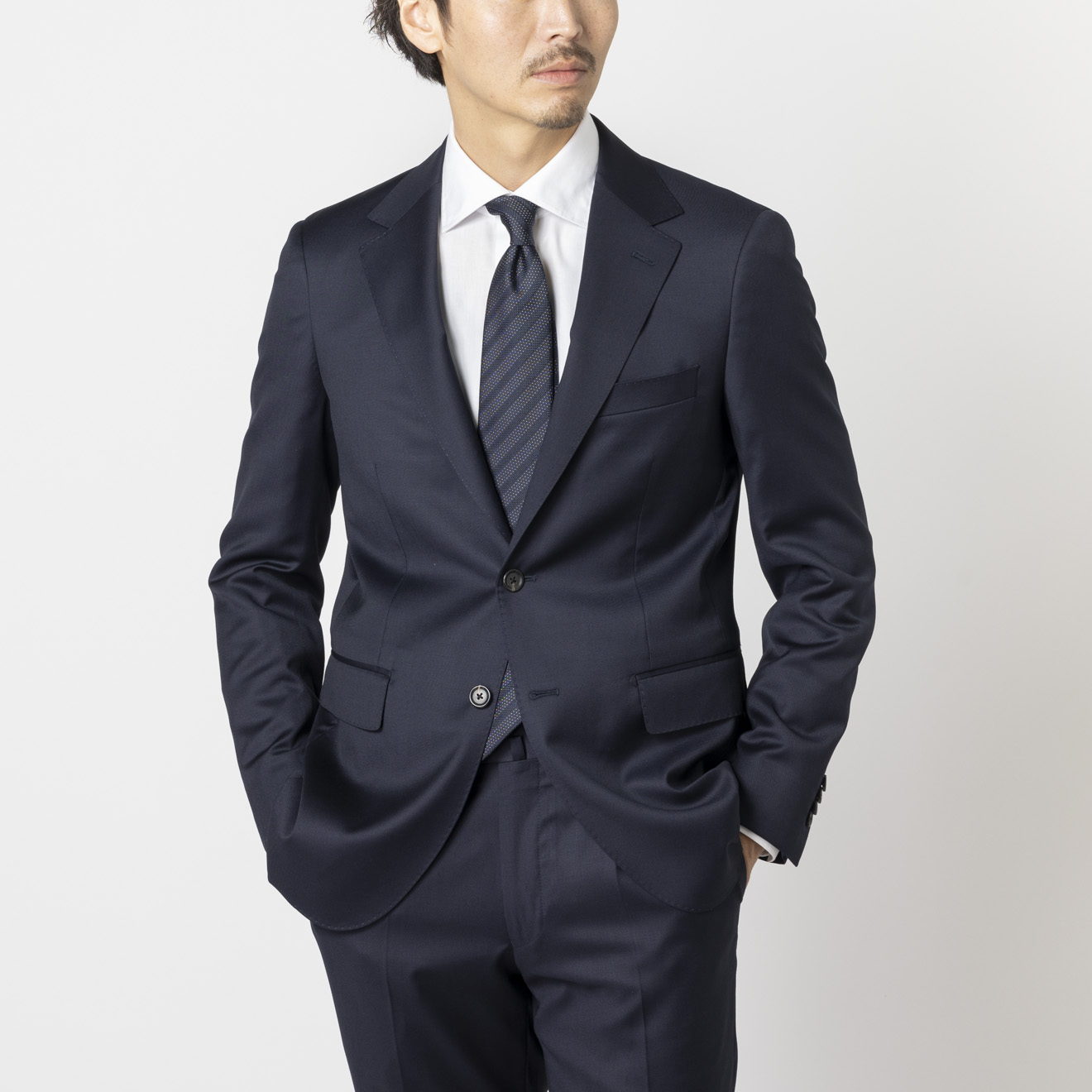 伊ロロピアーナ社 365 ネイビー無地 ツイル | ONLY ONLINE STORE