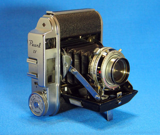 私の愛する老兵カメラ（4） コニカ「Pearl Ⅳ」 ／ ハロルド