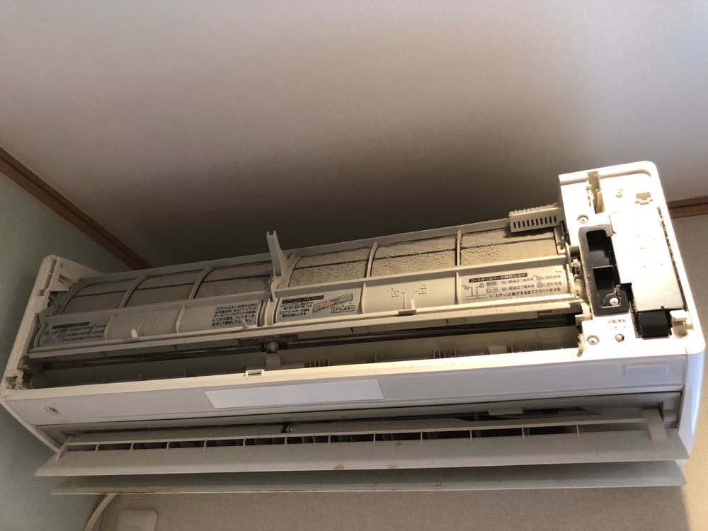 東芝：お掃除機能付きエアコン分解洗浄!! | おそうじ革命 茨木駅前店