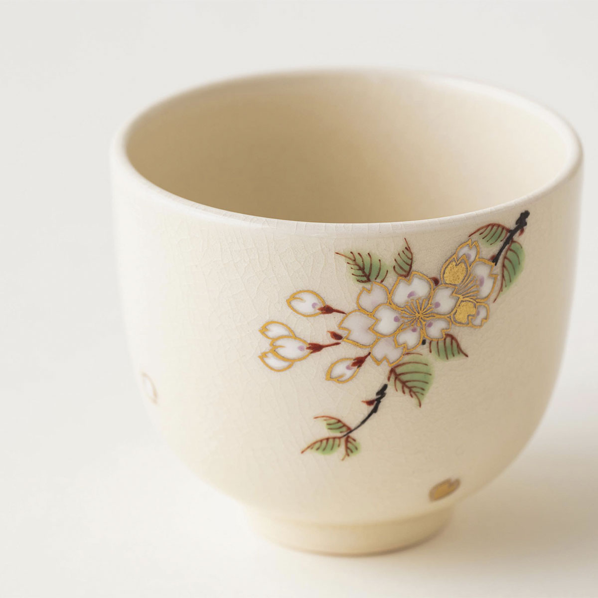 白薩摩ぐい呑み（桜）[シロサツマグイノミ (サクラ)]｜沈壽官窯（ちん