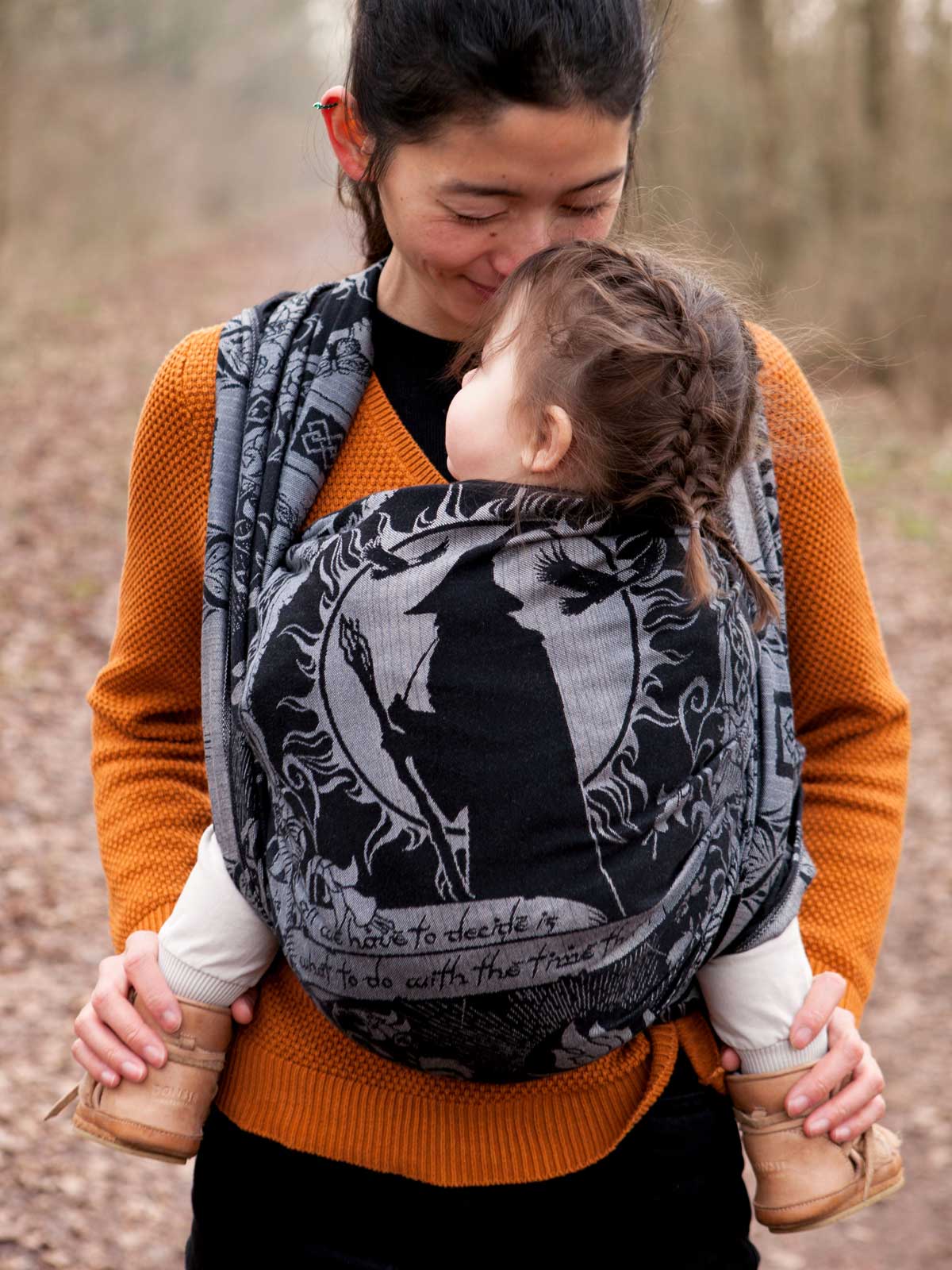Newborn Babywearing | Slings for newborns | Oscha Slings