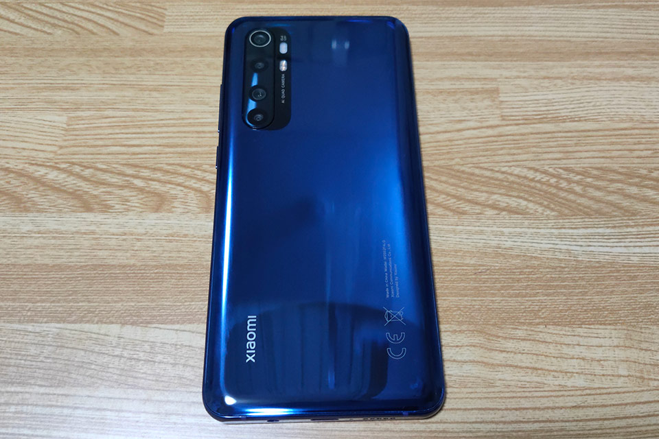 Xiaomi Mi Note 10 Lite ファーストインプレッション：高級感抜群で好