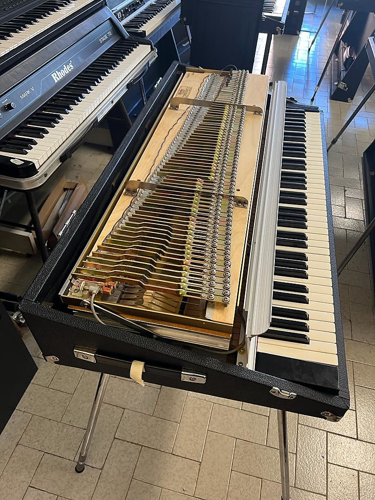 Rhodes MK II 73 keys (13) | Organ studio