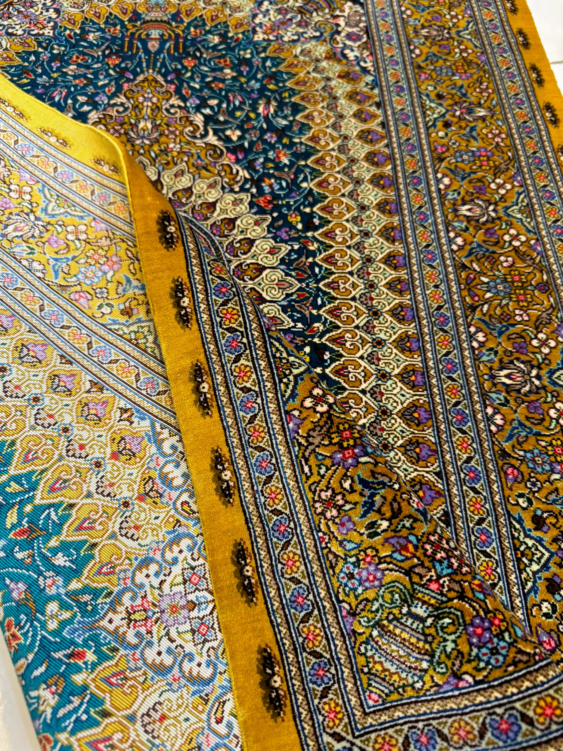 高級ペルシャ絨毯クム産シルク100％ ジャムシディ工房 90×61cm（FN