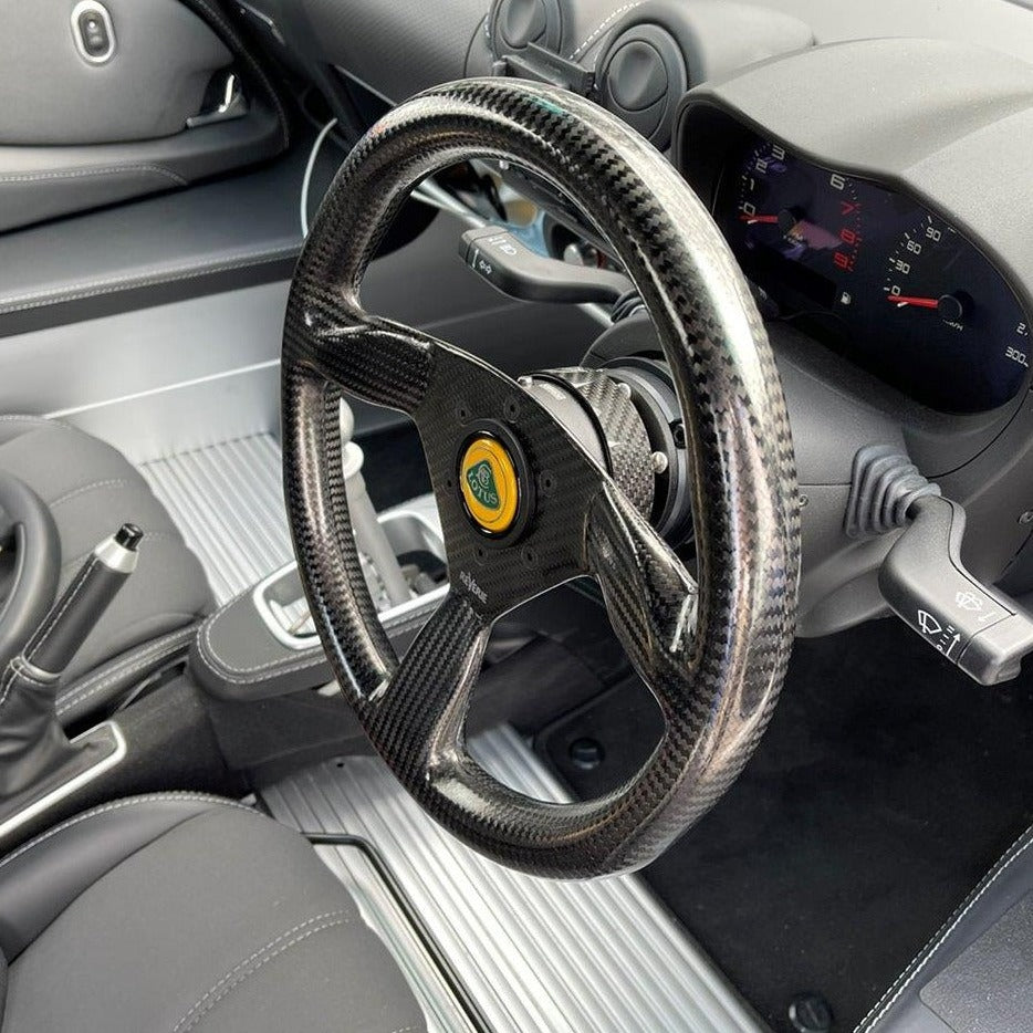 NRG（エヌアールジー） ブラックボディ&カーボンファイバーリング