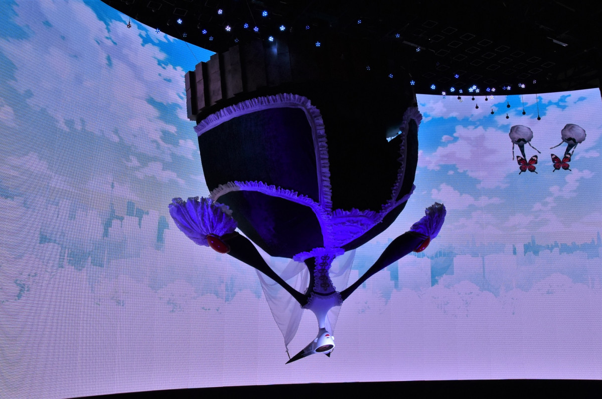 動画アリ］巨大な「ワルプルギスの夜の魔女」が立体で出現！AJ2019