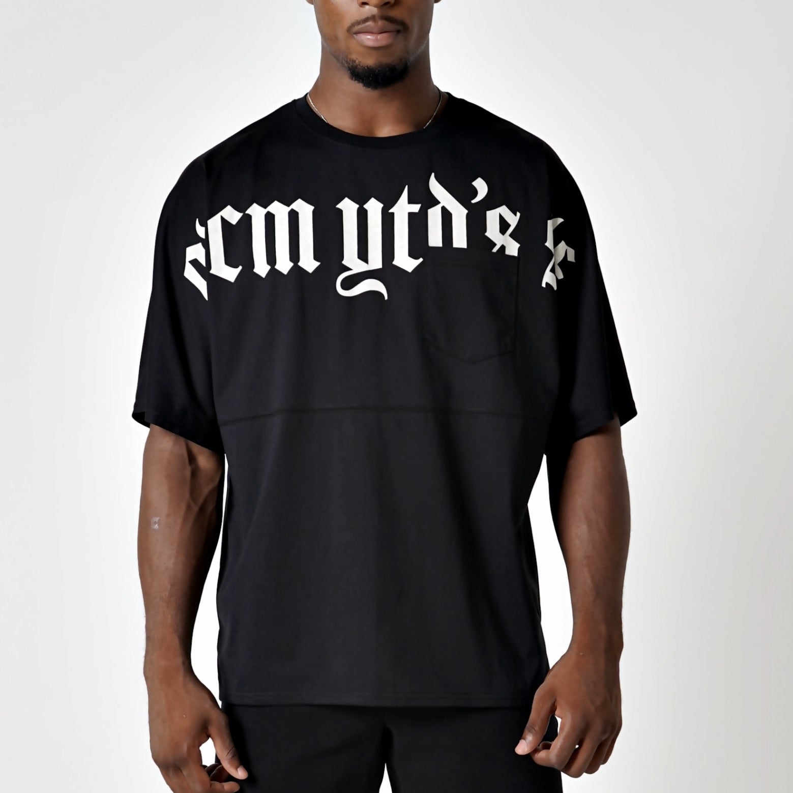 メンズ【ovys公式】ブラックレターオーバーサイズポケットTシャツ