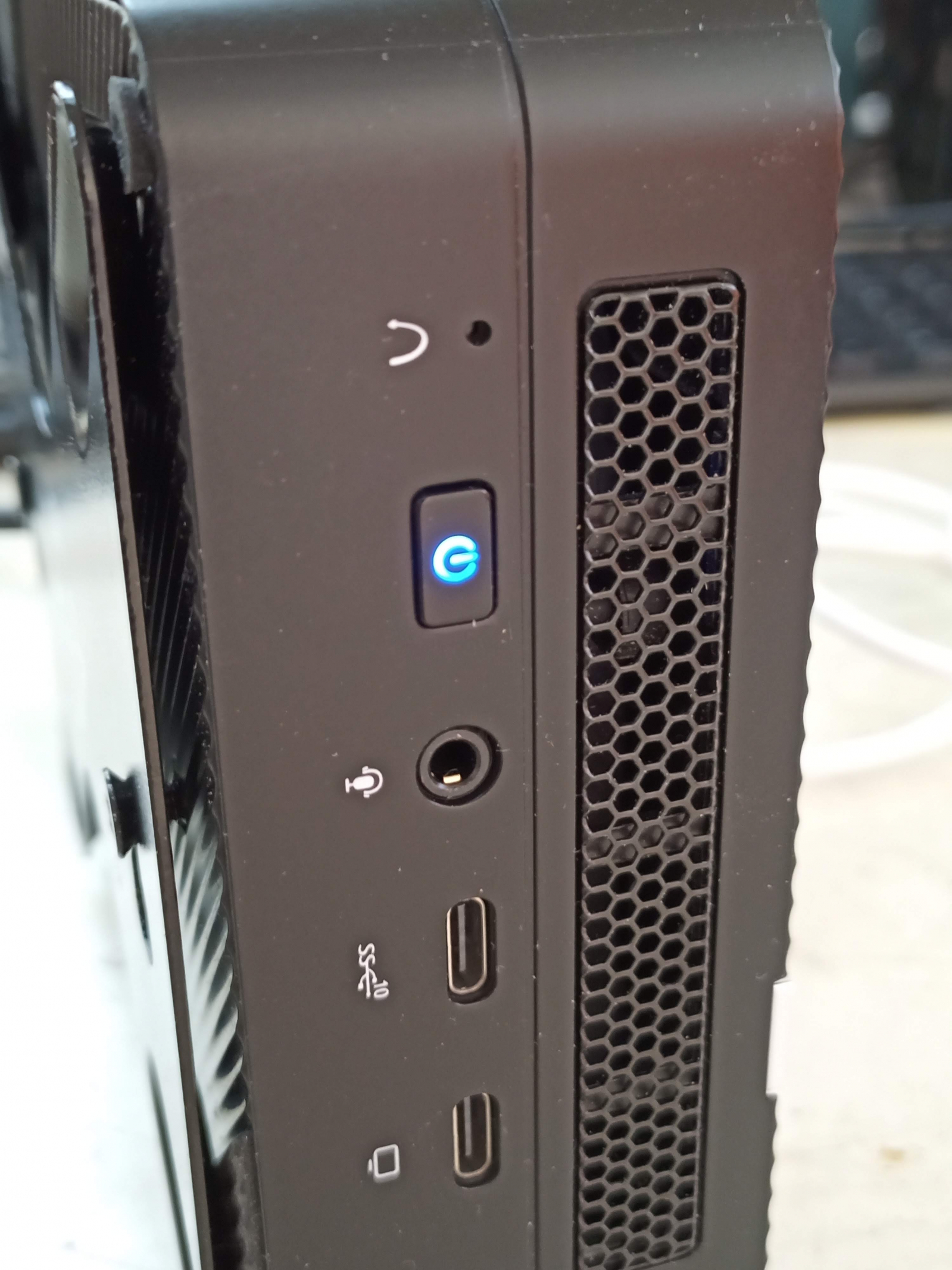 MINISFORUM UM560 電源ランプが点灯してすぐに落ちる。: 金沢市の