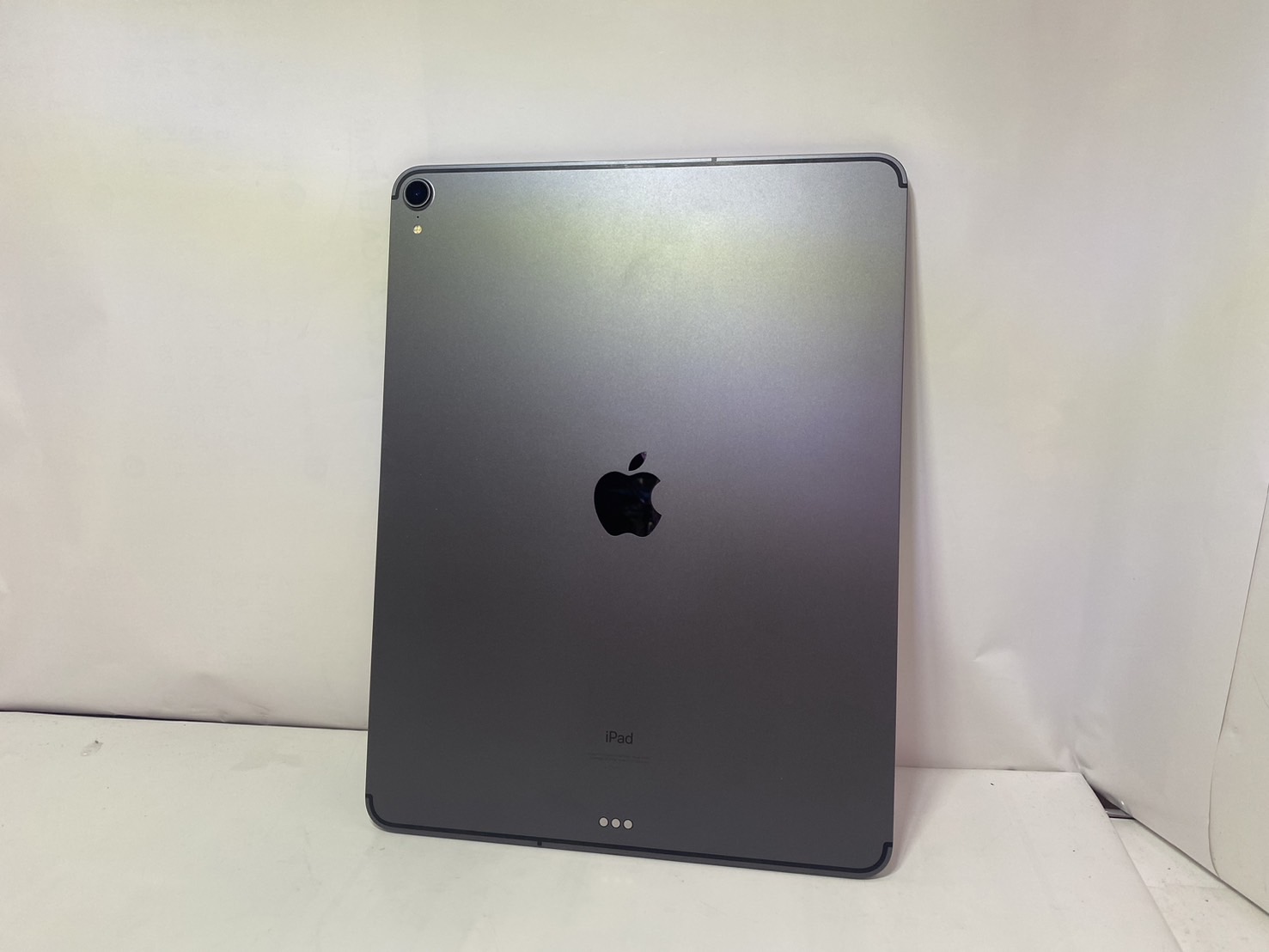 APPLE(アップル) iPad Pro 12.9インチ 第3世代 64GB MTHJ2J/A