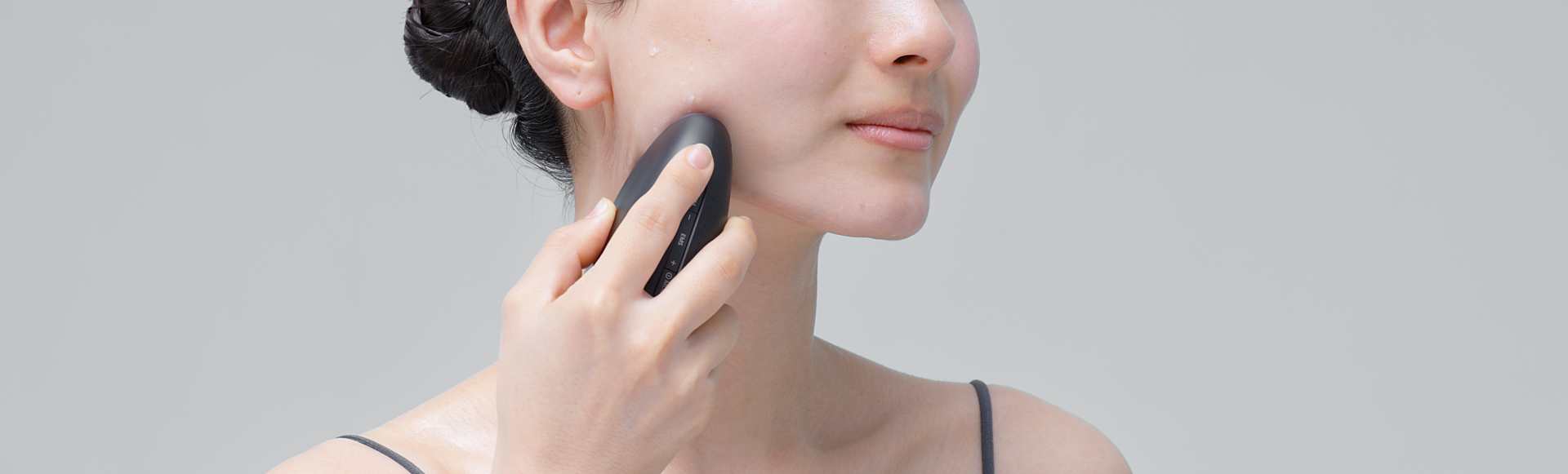 使い方 | 特長 リフトケア※1美顔器 バイタリフト かっさ EH-SP86