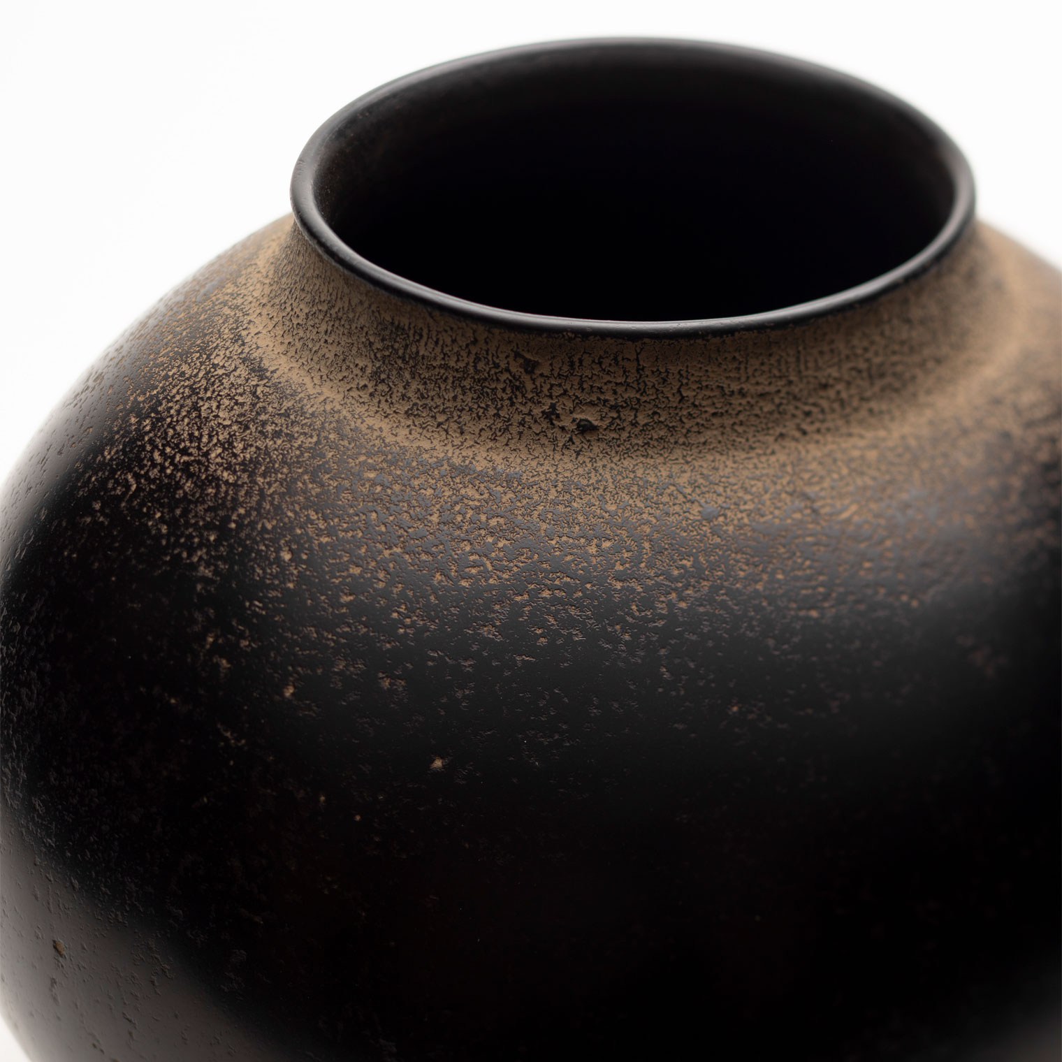 黑 花器 | Works | 安齊賢太 | panorama